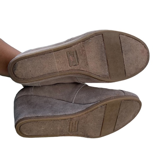 Tom’s Kayla Wedge Booties Size 10W - Picture 9 of 9